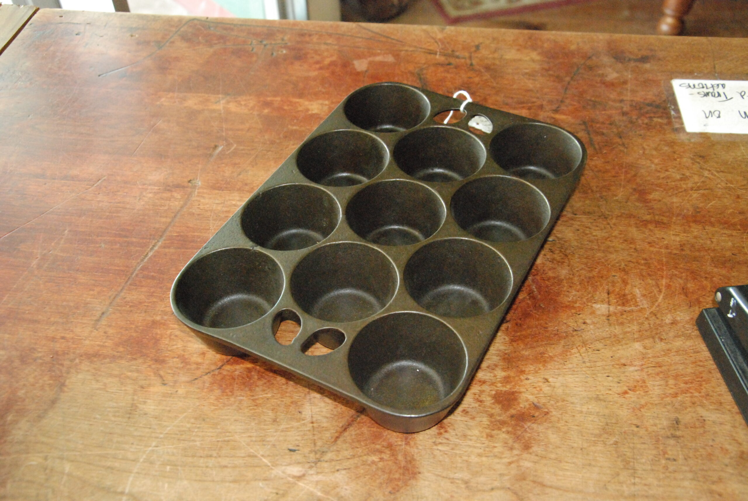 RARE #2 Made in USA ANTIQUE CAST IRON 11 HOLE MUFFIN PAN 10X7